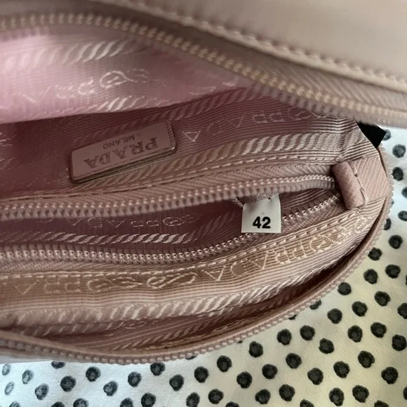 Prada Pink cosmetic pouch - Picture 9 of 11